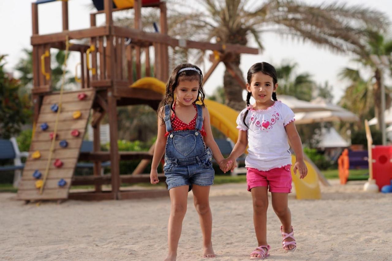 Moevenpick Hotel Cairo - Media City Giza Luaran gambar Children at Jumeirah Beach Hotel