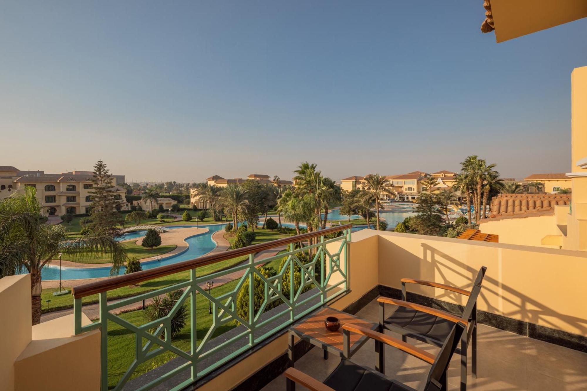 Moevenpick Hotel Cairo - Media City Giza Luaran gambar View of the resort