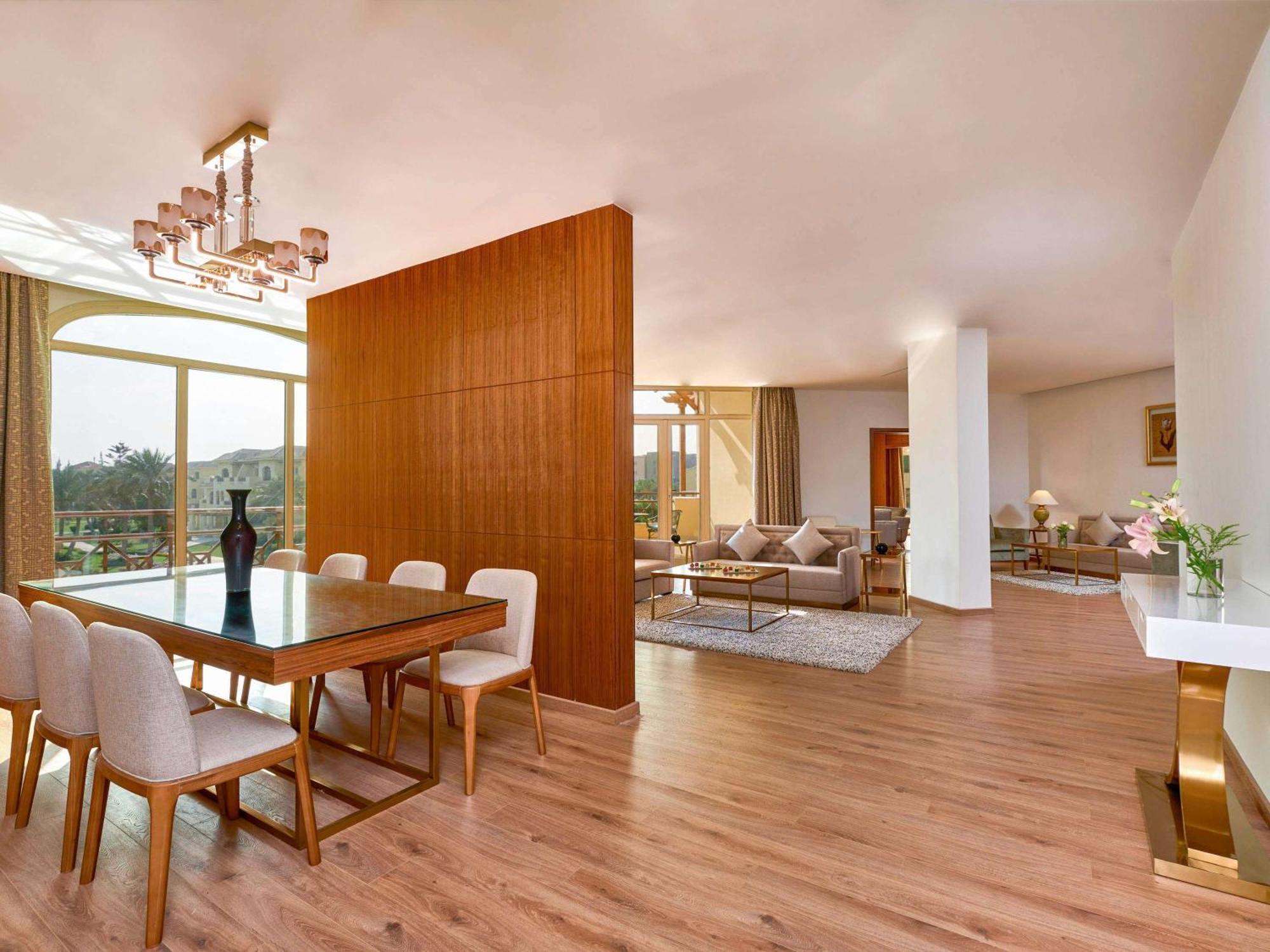 Moevenpick Hotel Cairo - Media City Giza Luaran gambar A 3D rendering of a living room