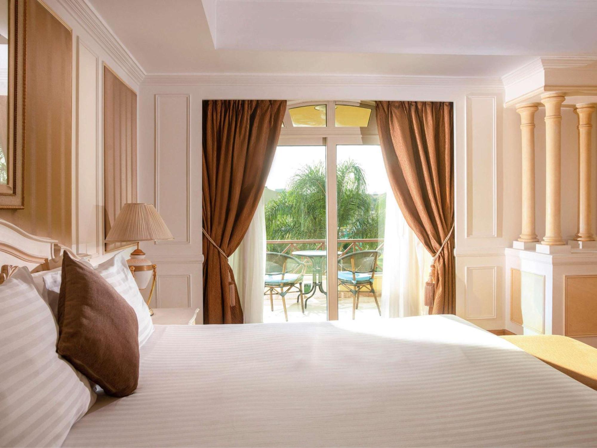 Moevenpick Hotel Cairo - Media City Giza Luaran gambar A bedroom at the hotel